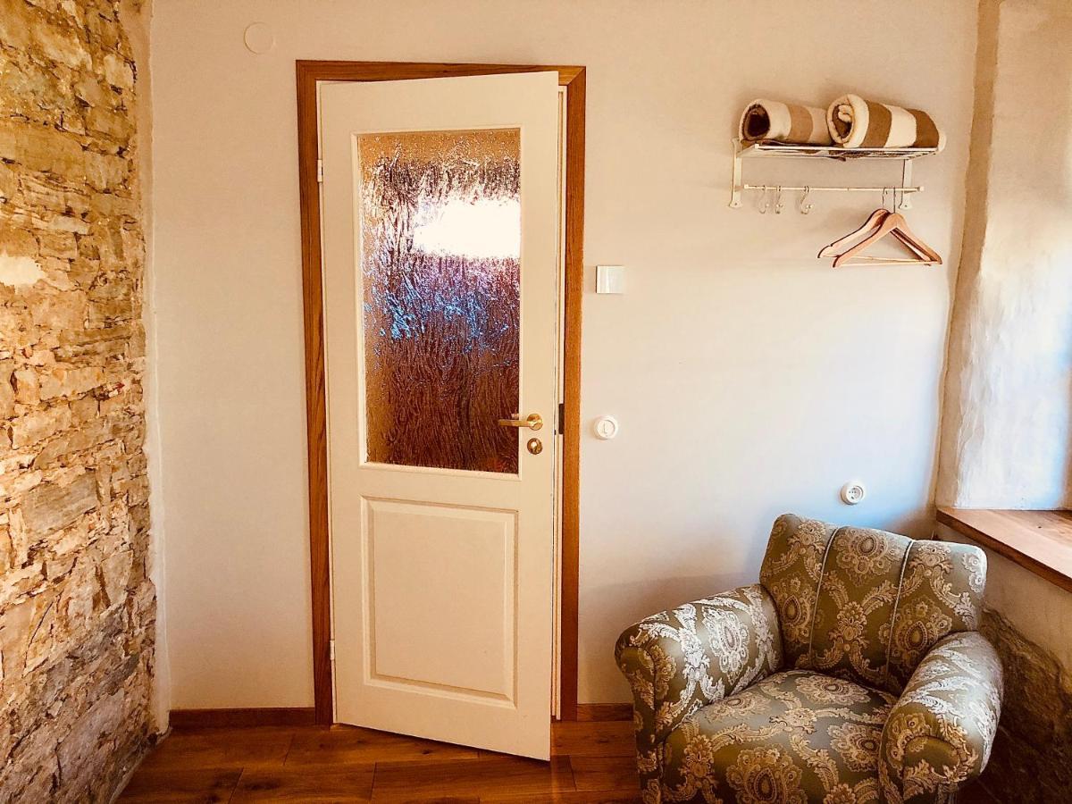 Kohtu Apartment Unique Курессааре Экстерьер фото