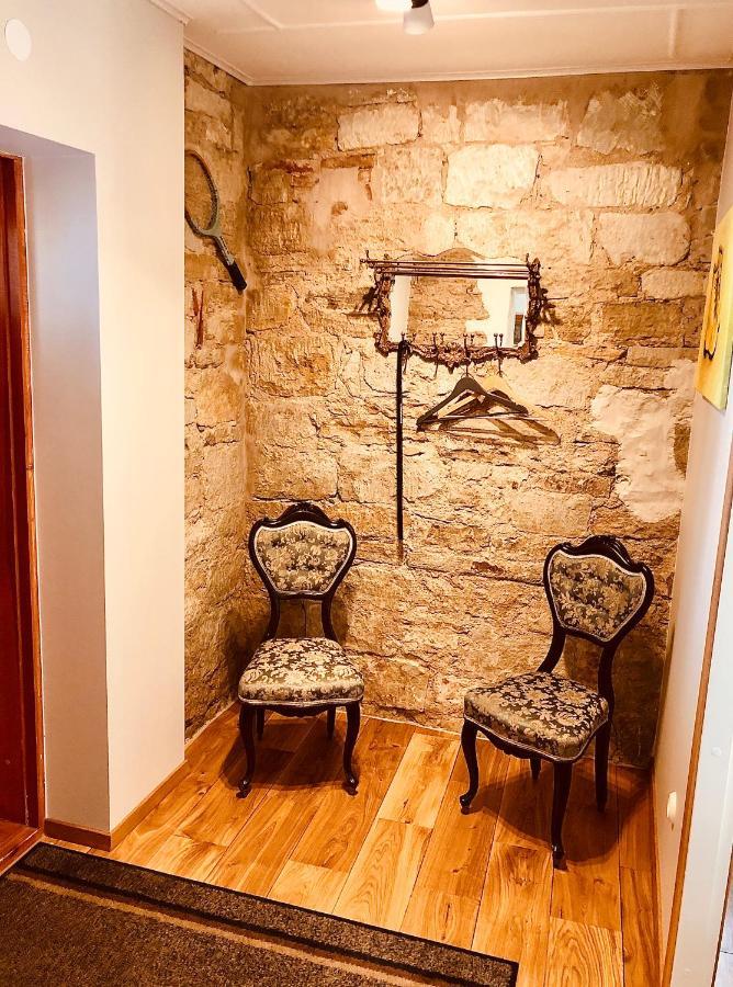 Kohtu Apartment Unique Курессааре Экстерьер фото